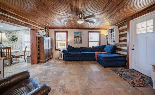 9202 Link Rd, Christiana, TN 37037