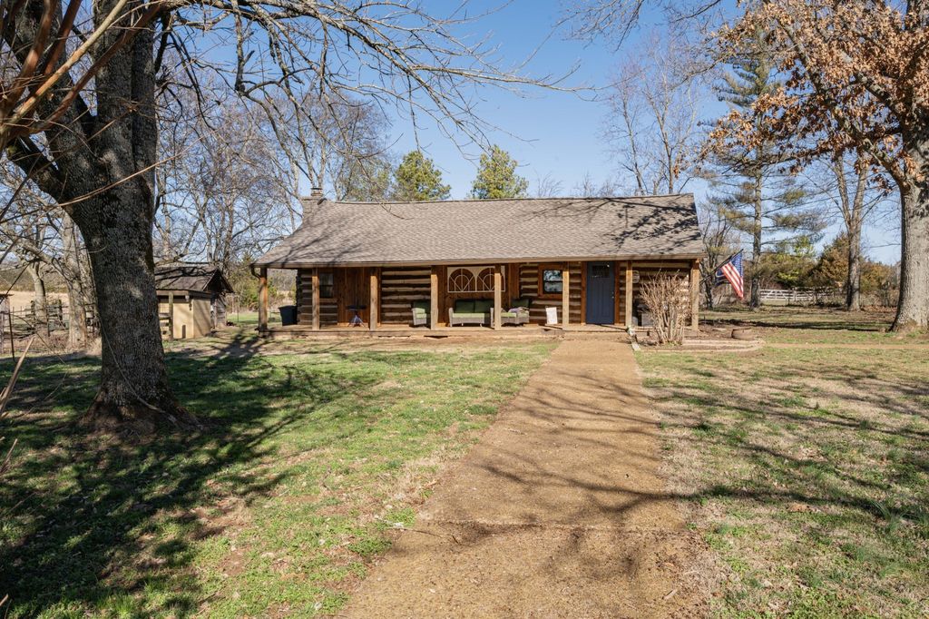 9202 Link Rd, Christiana, TN 37037