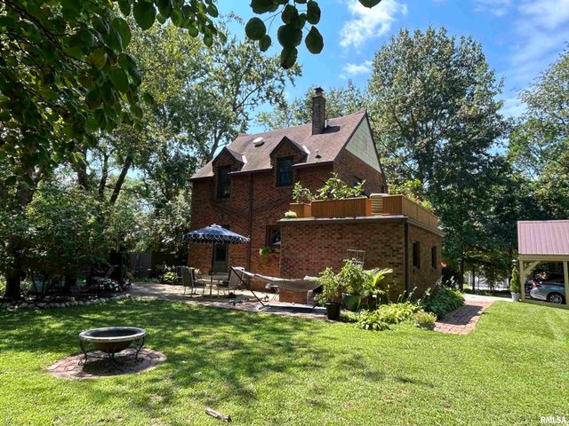 212 S 8TH Street, Riverton, IL 62561