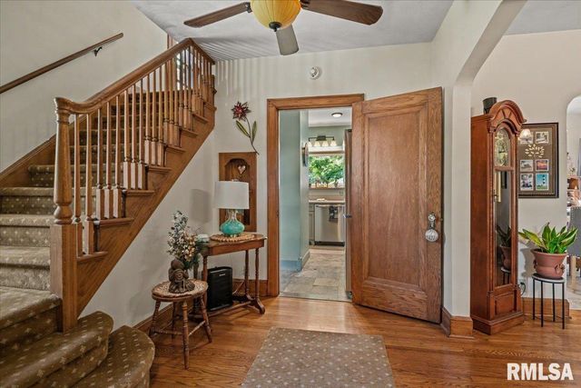 212 S 8TH Street, Riverton, IL 62561