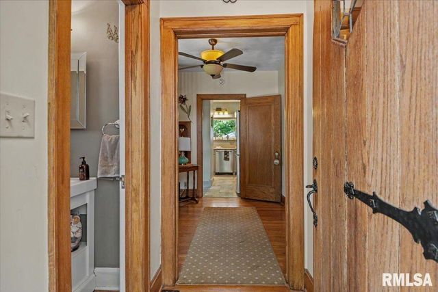 212 S 8TH Street, Riverton, IL 62561