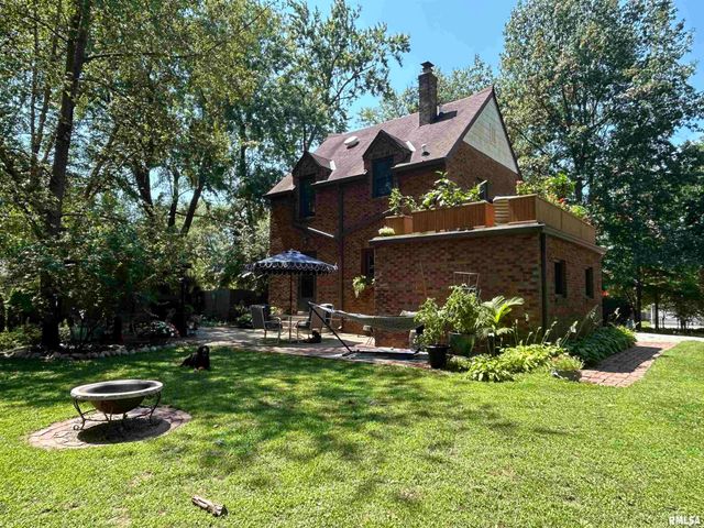 212 S 8TH Street, Riverton, IL 62561