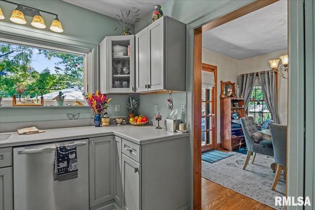 212 S 8TH Street, Riverton, IL 62561