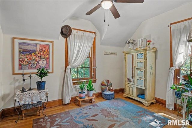 212 S 8TH Street, Riverton, IL 62561