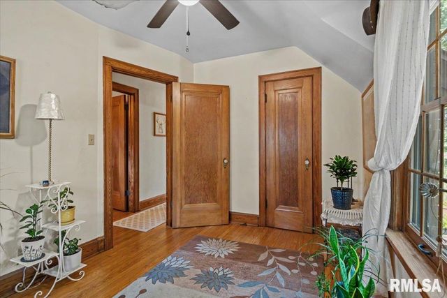 212 S 8TH Street, Riverton, IL 62561