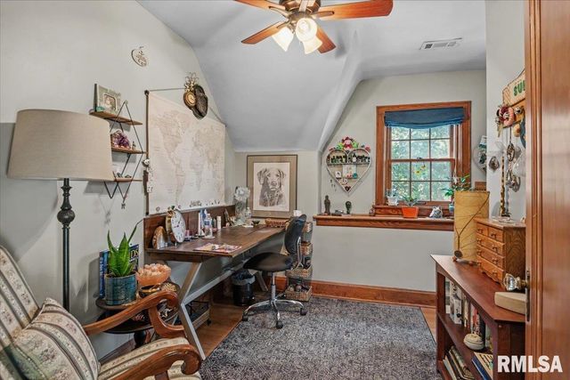 212 S 8TH Street, Riverton, IL 62561