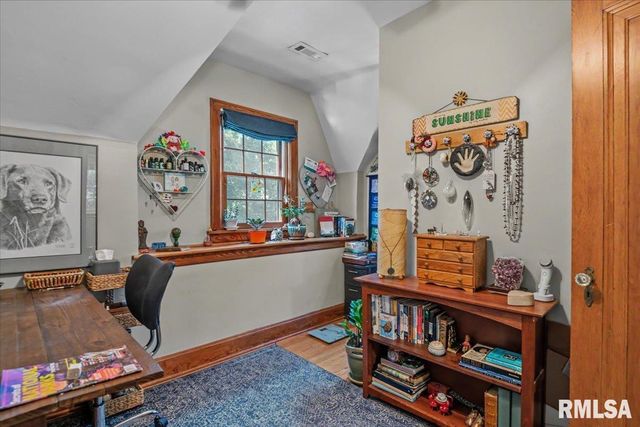 212 S 8TH Street, Riverton, IL 62561