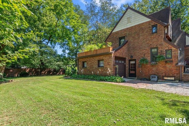 212 S 8TH Street, Riverton, IL 62561