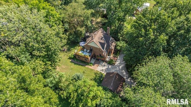 212 S 8TH Street, Riverton, IL 62561