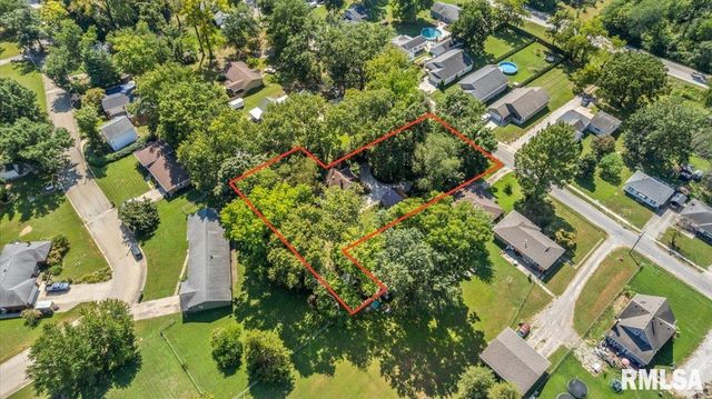 212 S 8TH Street, Riverton, IL 62561