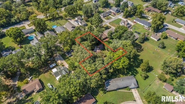 212 S 8TH Street, Riverton, IL 62561