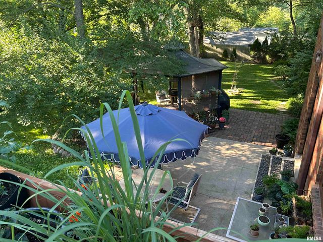 212 S 8TH Street, Riverton, IL 62561