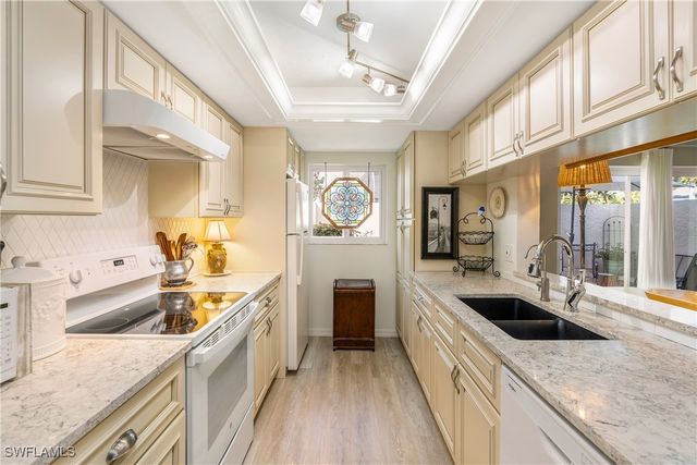 3066 Kings Lake BLVD 7513, Naples, FL 34112