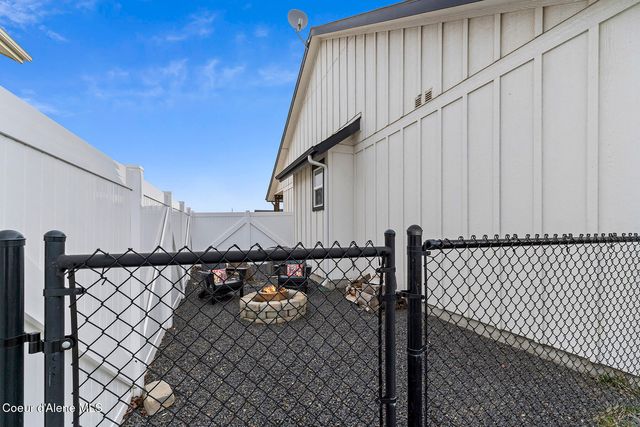 8781 W Seed Loop, Rathdrum, ID 83858