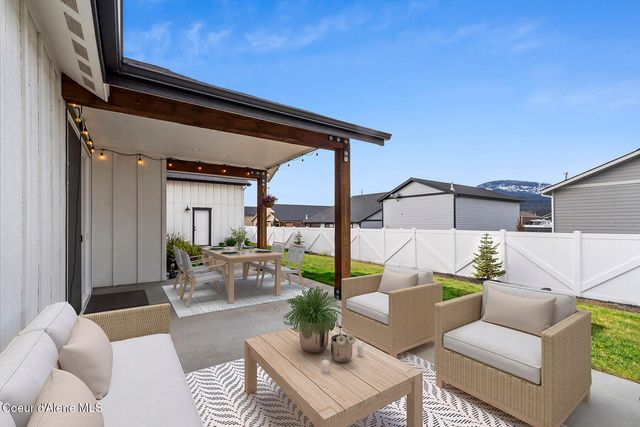 8781 W Seed Loop, Rathdrum, ID 83858