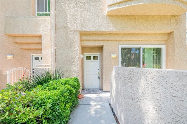 25703 Holiday Circle A, Stevenson Ranch, CA 91381