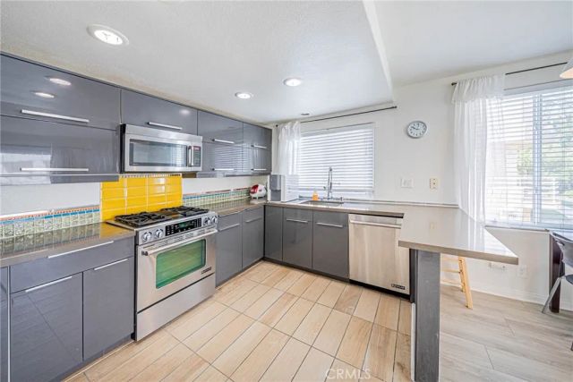 25703 Holiday Circle A, Stevenson Ranch, CA 91381