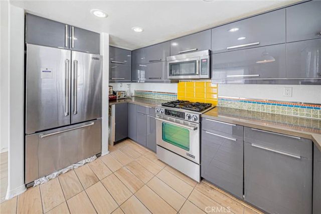 25703 Holiday Circle A, Stevenson Ranch, CA 91381