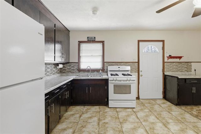 2140 11Th St Street, Lake Charles, LA 70601