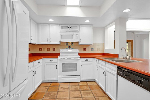 3040 N Placita Fuente, Tucson, AZ 85715