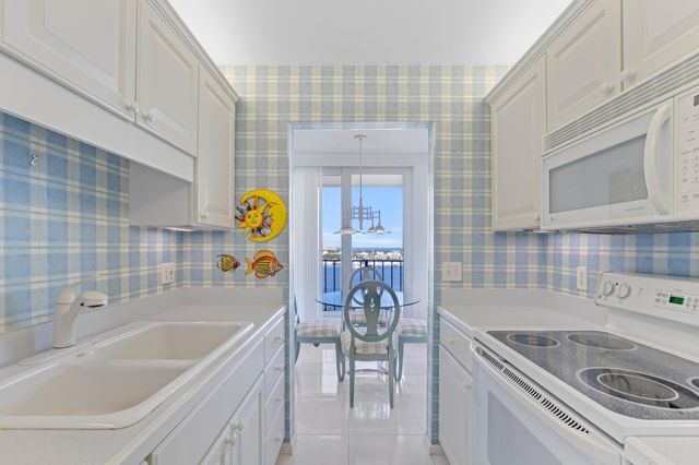 1801 S Flagler Drive 1708, West Palm Beach, FL 33401