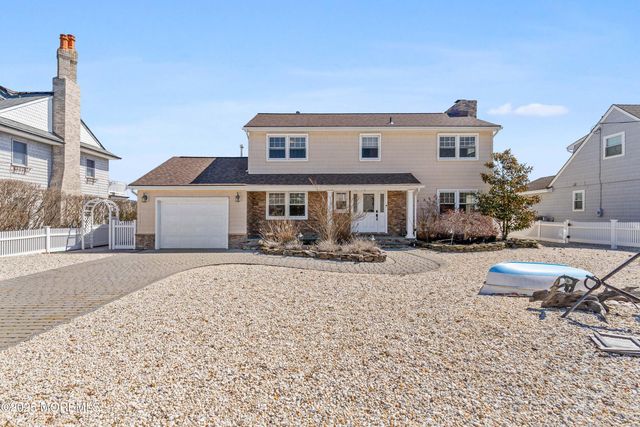 242 Curtis Point Drive, Mantoloking, NJ 08738