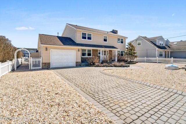 242 Curtis Point Drive, Mantoloking, NJ 08738