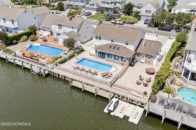 242 Curtis Point Drive, Mantoloking, NJ 08738