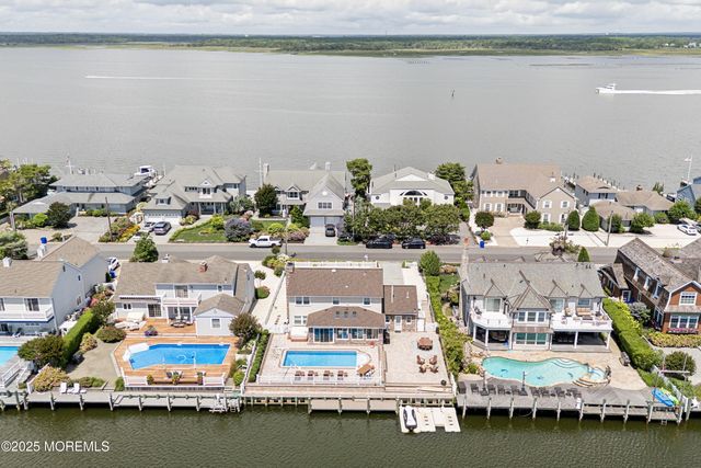 242 Curtis Point Drive, Mantoloking, NJ 08738