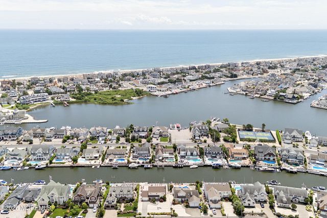 242 Curtis Point Drive, Mantoloking, NJ 08738