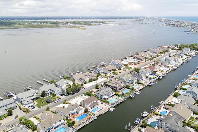 242 Curtis Point Drive, Mantoloking, NJ 08738