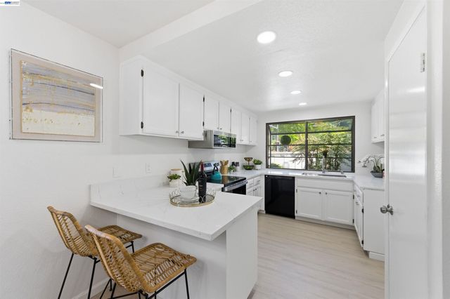 5311 San Simeon Pl, Castro Valley, CA 94552