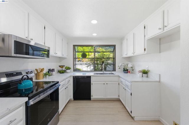 5311 San Simeon Pl, Castro Valley, CA 94552