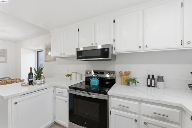 5311 San Simeon Pl, Castro Valley, CA 94552
