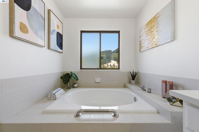 5311 San Simeon Pl, Castro Valley, CA 94552