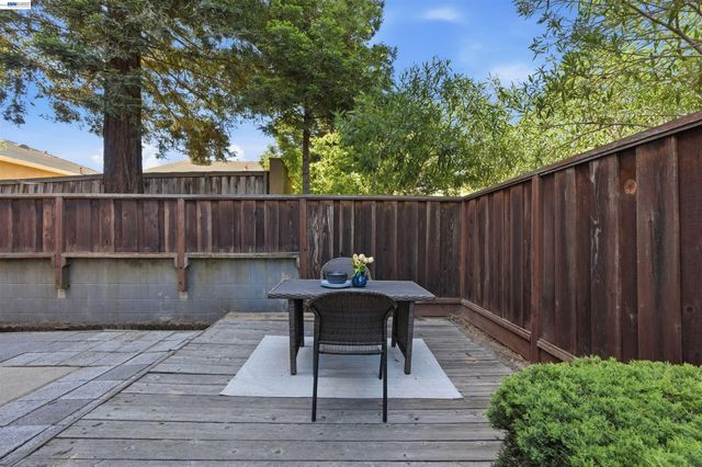5311 San Simeon Pl, Castro Valley, CA 94552