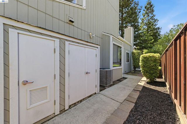 5311 San Simeon Pl, Castro Valley, CA 94552