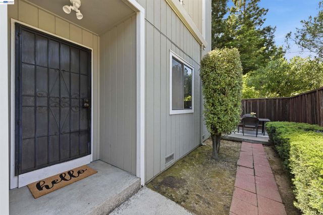 5311 San Simeon Pl, Castro Valley, CA 94552