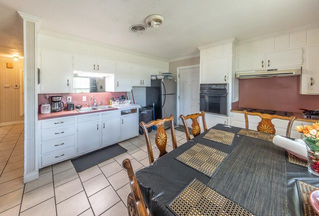 1724 E 2nd Street, Lubbock, TX 79403