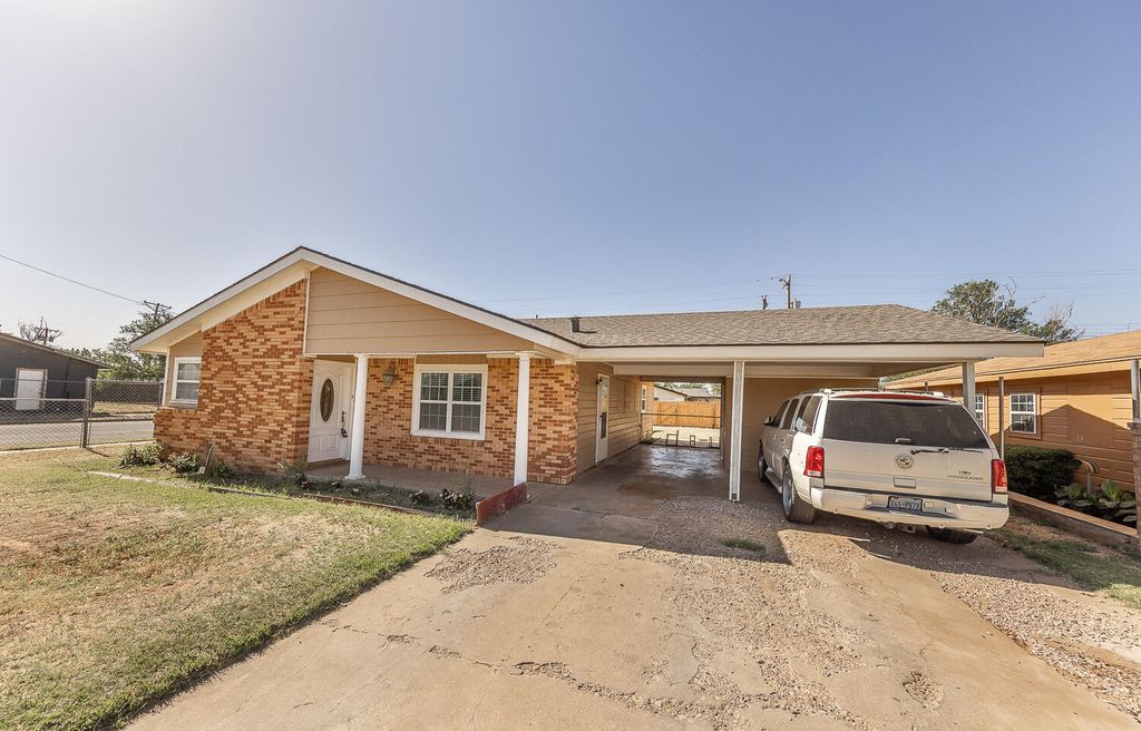 1724 E 2nd Street, Lubbock, TX 79403