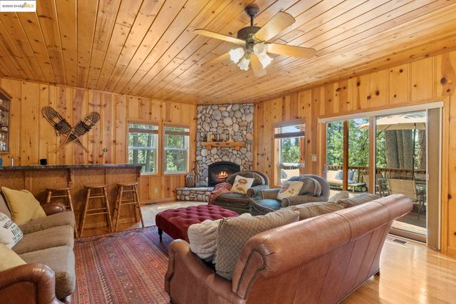 22912 Sierra Dr, Twain Harte, CA 95383