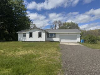 30396 Peavine Street, Dowagiac, MI 49047