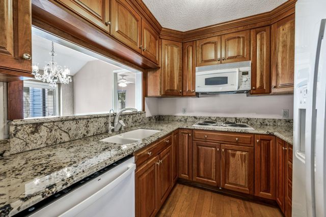 128 Dogwood Pl., North Myrtle Beach, SC 29582