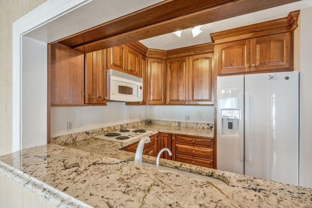 128 Dogwood Pl., North Myrtle Beach, SC 29582