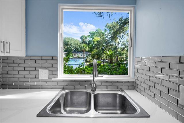 424 Magnolia Ave 6, St Simons Island, GA 31522