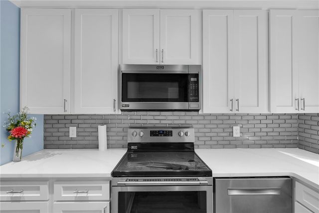 424 Magnolia Ave 6, St Simons Island, GA 31522