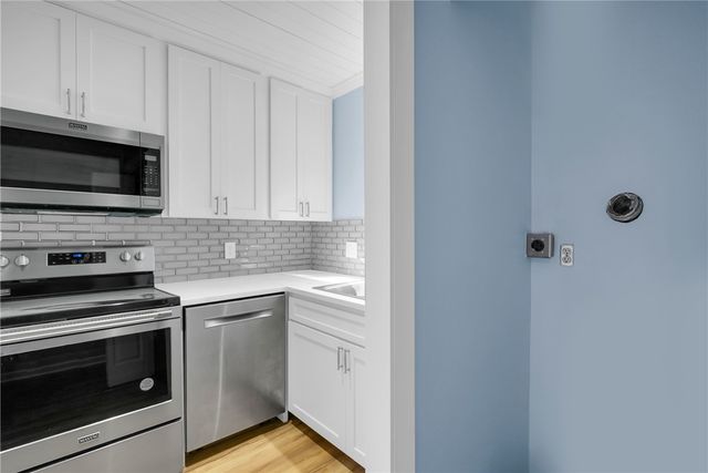 424 Magnolia Ave 6, St Simons Island, GA 31522