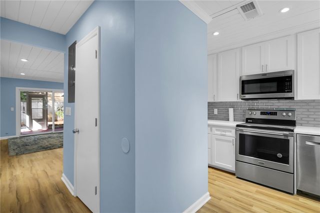 424 Magnolia Ave 6, St Simons Island, GA 31522