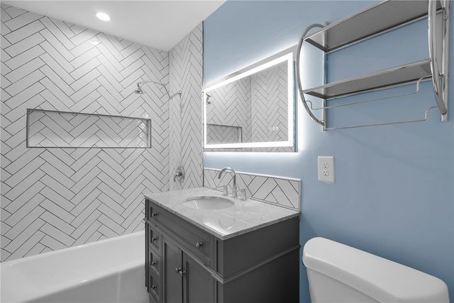 424 Magnolia Ave 6, St Simons Island, GA 31522