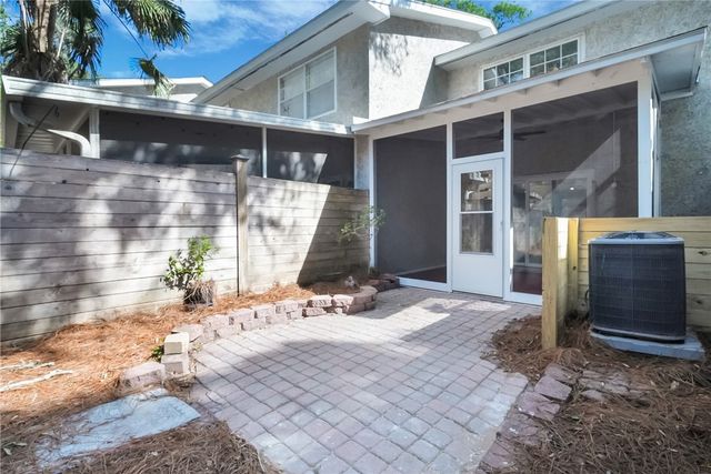 424 Magnolia Ave 6, St Simons Island, GA 31522